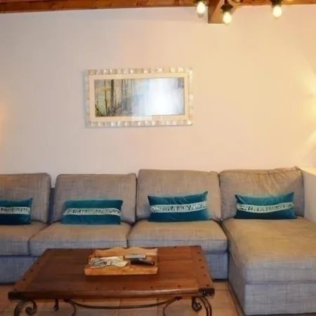 House Clos St Clement לוז-סן-סובר