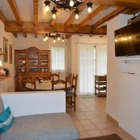 House Clos St Clement * לוז-סן-סובר